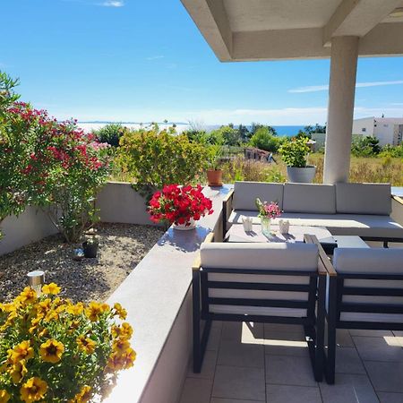 Malo Ferienvilla Privlaka, Pool, Boje, Wi-Fi, Wallbox Привлака Экстерьер фото